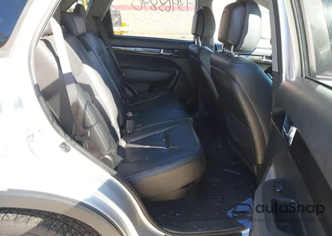 2011 Kia Sorento Ex V6 z USA, uszkodzony, nr VIN 5XYKUDA20BG034702